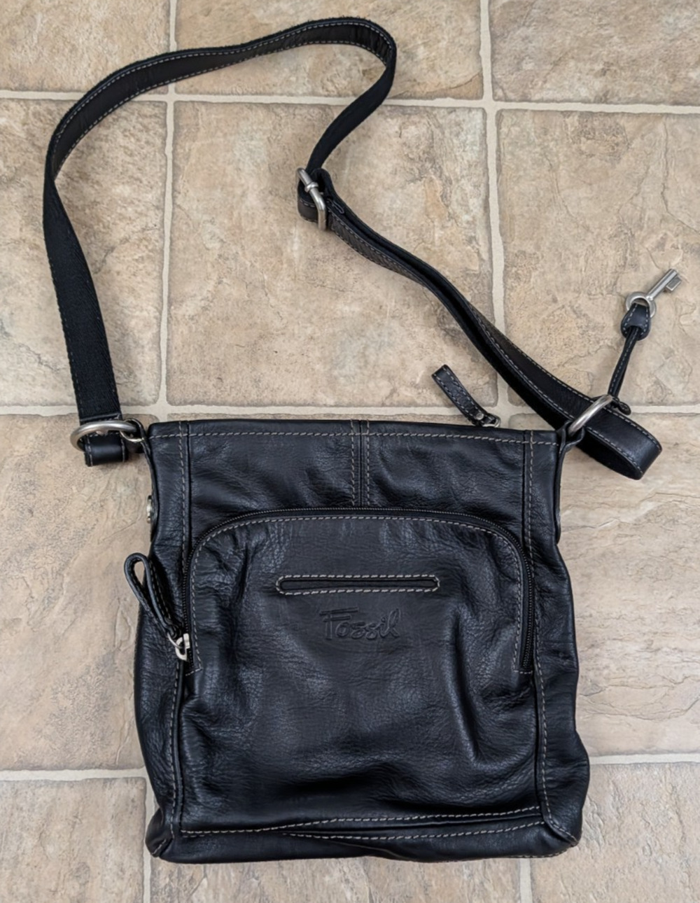 Fossil Hanover black Crossbody Bag purse silver hardware key charm adjustable